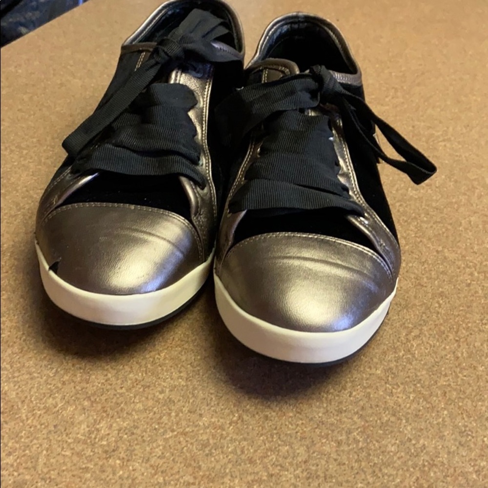 Fendi Sneakers - Picture 2 of 8
